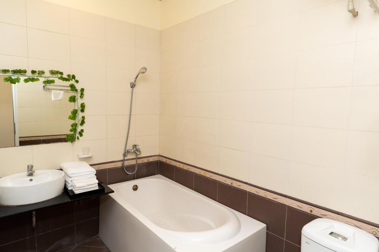 The Ky Moi Hotel Ханой Екстериор снимка